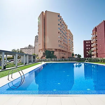 Clubrent Edf Entremares, En 7º Piso 아파트